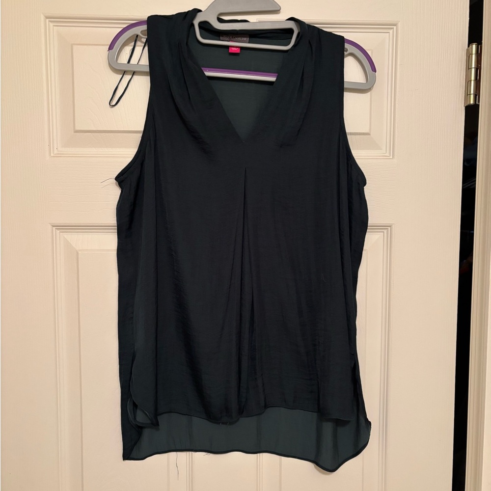 Vince Camuto Black Sleeveless V-Neck Pleated Front Top